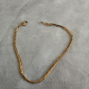 Elegant Vintage Monet Gold Tone Bracelet